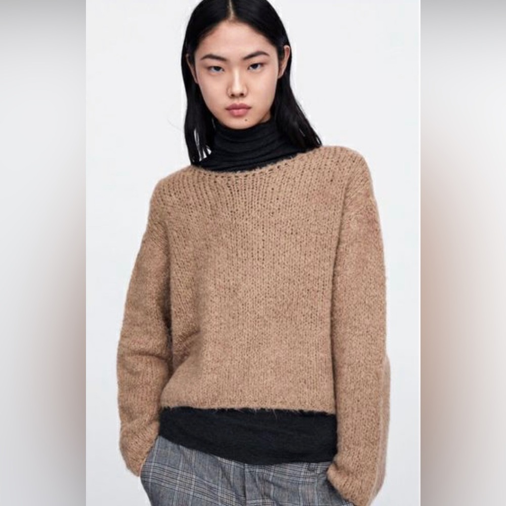 ✨Zara✨Soft Knit Boxy Sweater 🌹